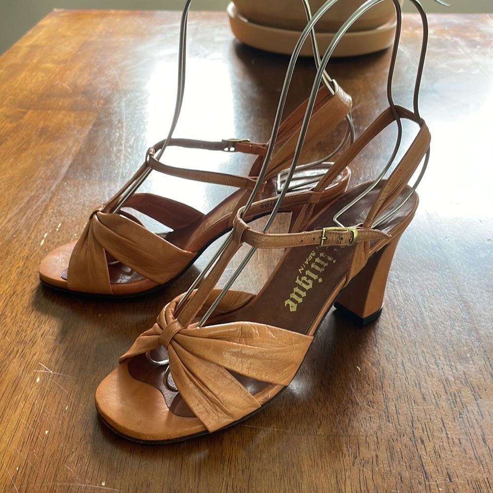 Martinique sandals, size 7.5 - Picture 4 of 8